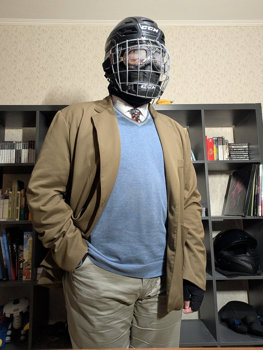 ArgonianPetr's tweet photo. How is this combination of vest and blazer?
#suit #helmet #mask #suits https://t.co/sxhcSpKWlQ