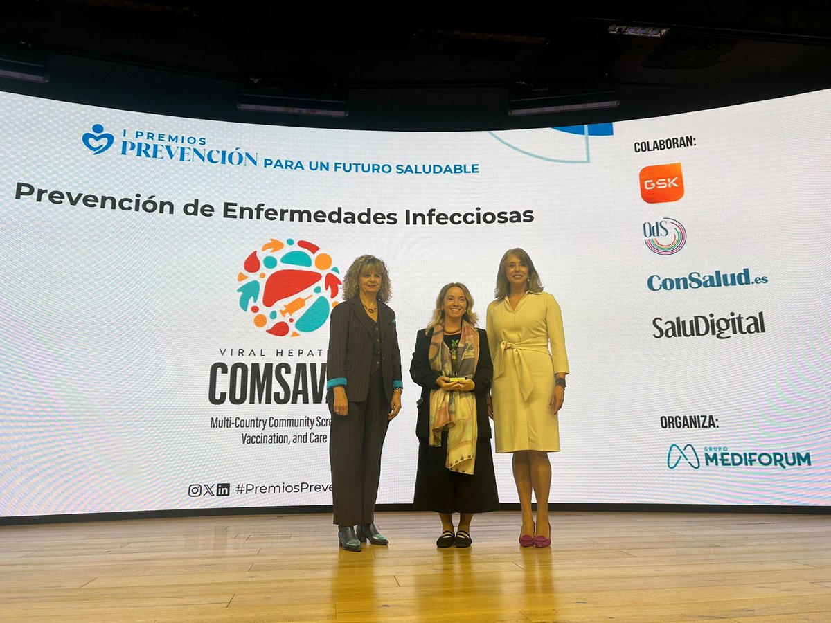 En estos #PremiosPrevención también se reconoce el Proyecto VH-COMSAVAC, ganador del Premio Prevención de Enfermedades Infecciosas

🏆 Sube al escenario la Dra. Camila Picchio del #ISGLOBAL