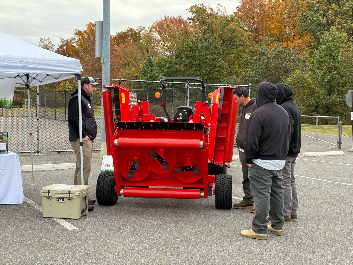 Omega_Turf's tweet image. Despite the colder weather, the rain held out and we had a great day at Chestnut Branch Park in Mantua for the SFMANJ 2025 Fall Field Day! Thanks to everyone who stopped by to say hello and learn more about the Trimax Snake S3. 

#TurfCare #PoweringPerformance