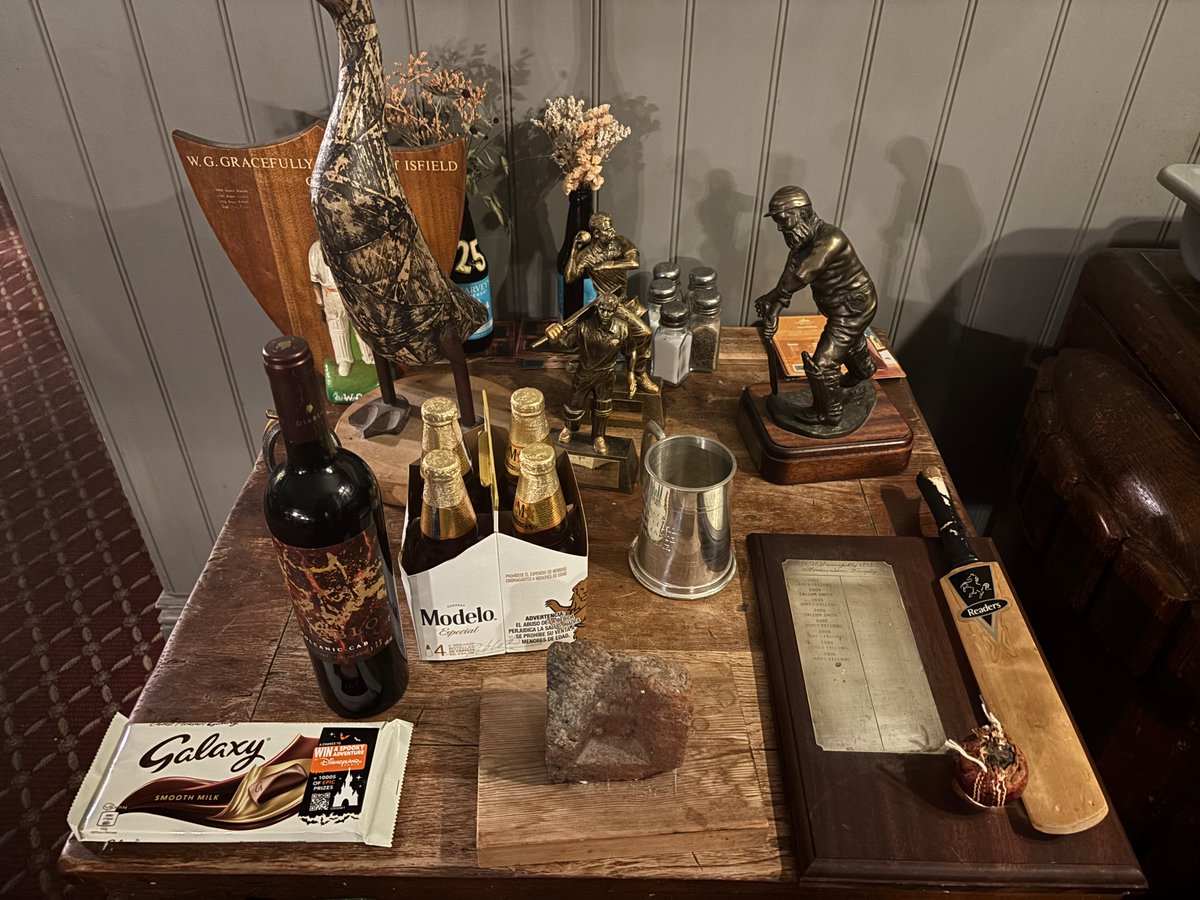 IsfieldCC's tweet image. Earlier this month we had our end of season awards dinner at the John Harvey Tavern in Lewes.

It was a fantastic evening, with a lovely meal before thank-yous were said and awards were given out.

Congratulations to everyone who received one! 🎉