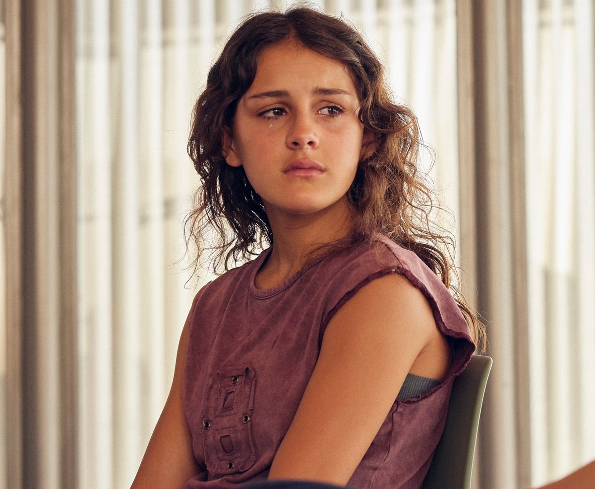 fuertecito's tweet image. Qué complicado lo que cuenta PUBERTAT y qué acertado y valiente su enfoque. Aplaudo a Dolera por un tratamiento tan matizado y poliédrico, por abrir el diálogo y abordar el problema desde lo instructivo y conciliador. Emoción real. Interpretaciones de 10. Una gran miniserie.