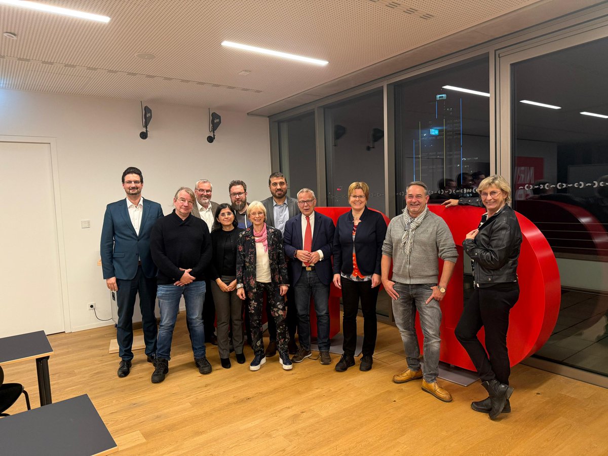 Gestern fand im Johannes Rau Haus in Düsseldorf unsere Landesvorstandssitzung statt. Mit unserem MdB Serdar Yüksel gab es einen gesundheits- und pflegepolitischen Deep Dive aktueller Berliner Themen.