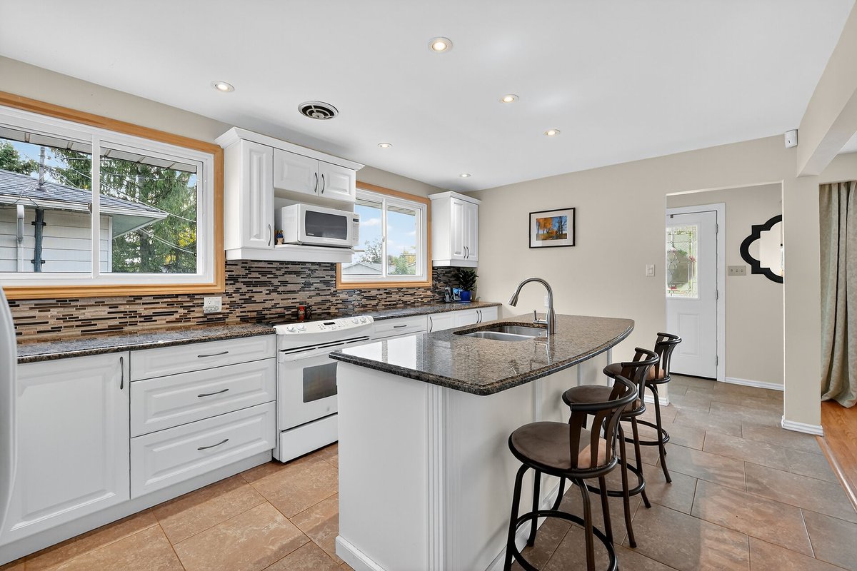 Niagarareal's tweet photo. 🏡 Open House – Sun, Nov 2 | 2–4 PM
120 Kinross St, Caledonia
Beautifully maintained elevated bungalow w/ updated kitchen, hardwood floors, gas fireplace &amp; private fenced yard. Move-in ready comfort + style! 💰$699,900
https://t.co/hVPyhdSh92 https://t.co/gtFElejdGW