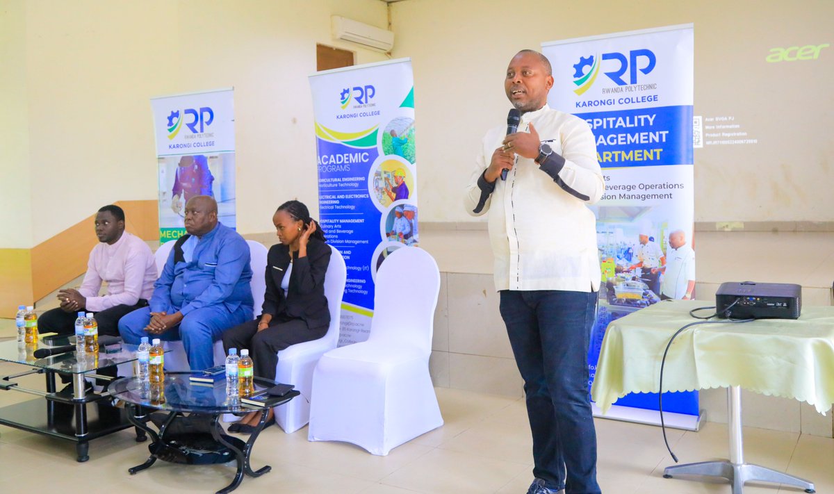 Karongi_College's tweet image. Uyu munsi, Dr. NKURAYIJE Jean de la Croix, Komiseri Mukuru w’Uburezi muri Pan African Movement Rwanda (PAM Rwanda), hamwe na UWASE Teta Alice, Umunyamabanga w’agateganyo muri iyi Komisiyo baganirije abanyeshuri n&apos;abakozi ba RP Karongi College ku mateka y’Umuryango Pan African…