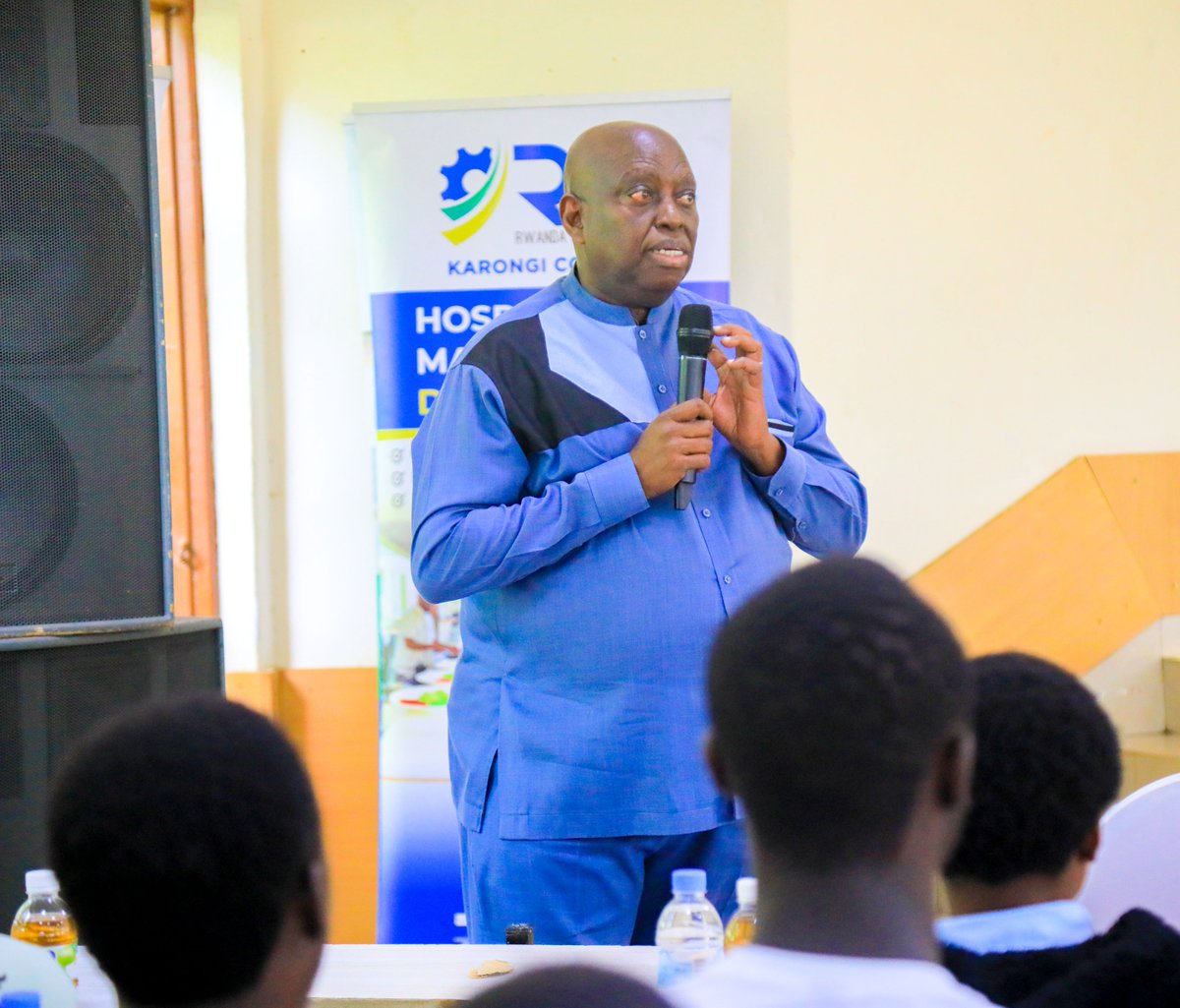 Karongi_College's tweet image. Uyu munsi, Dr. NKURAYIJE Jean de la Croix, Komiseri Mukuru w’Uburezi muri Pan African Movement Rwanda (PAM Rwanda), hamwe na UWASE Teta Alice, Umunyamabanga w’agateganyo muri iyi Komisiyo baganirije abanyeshuri n&apos;abakozi ba RP Karongi College ku mateka y’Umuryango Pan African…
