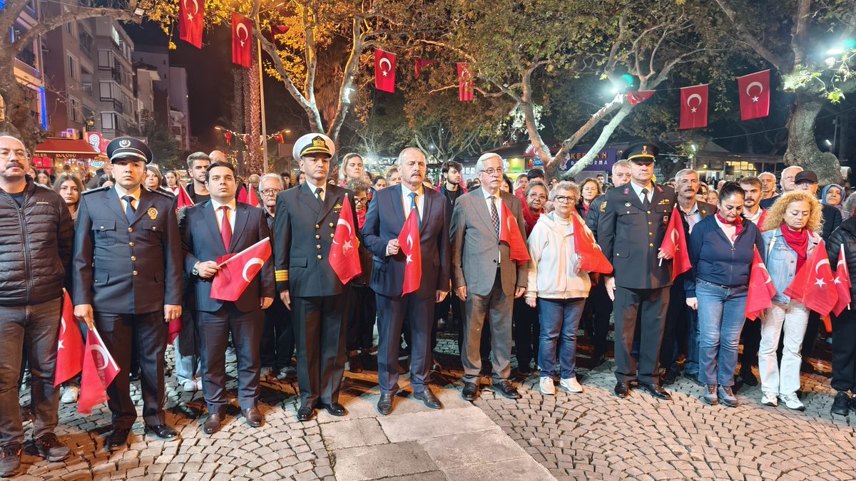 Kaymakamımız Hasan Göç 29 Ekim Cumhuriyet Bayramı Kutlama Programı kapsamında   düzenlenen Bayrak Yürüyüşü etkinliğine katıldı.