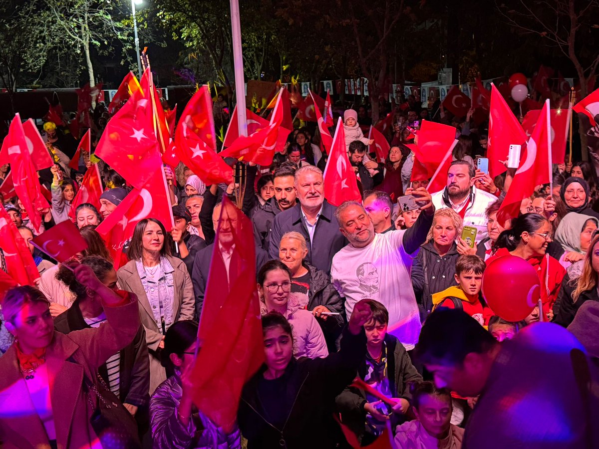 29 Ekim Cumhuriyet Bayramımızı Göktürk’lü komşularımızla gerçekleştirdiğimiz fener alayı yürüyüşü ile kutladık

Çok yaşa Cumhuriyet!
Atamıza minnetle.