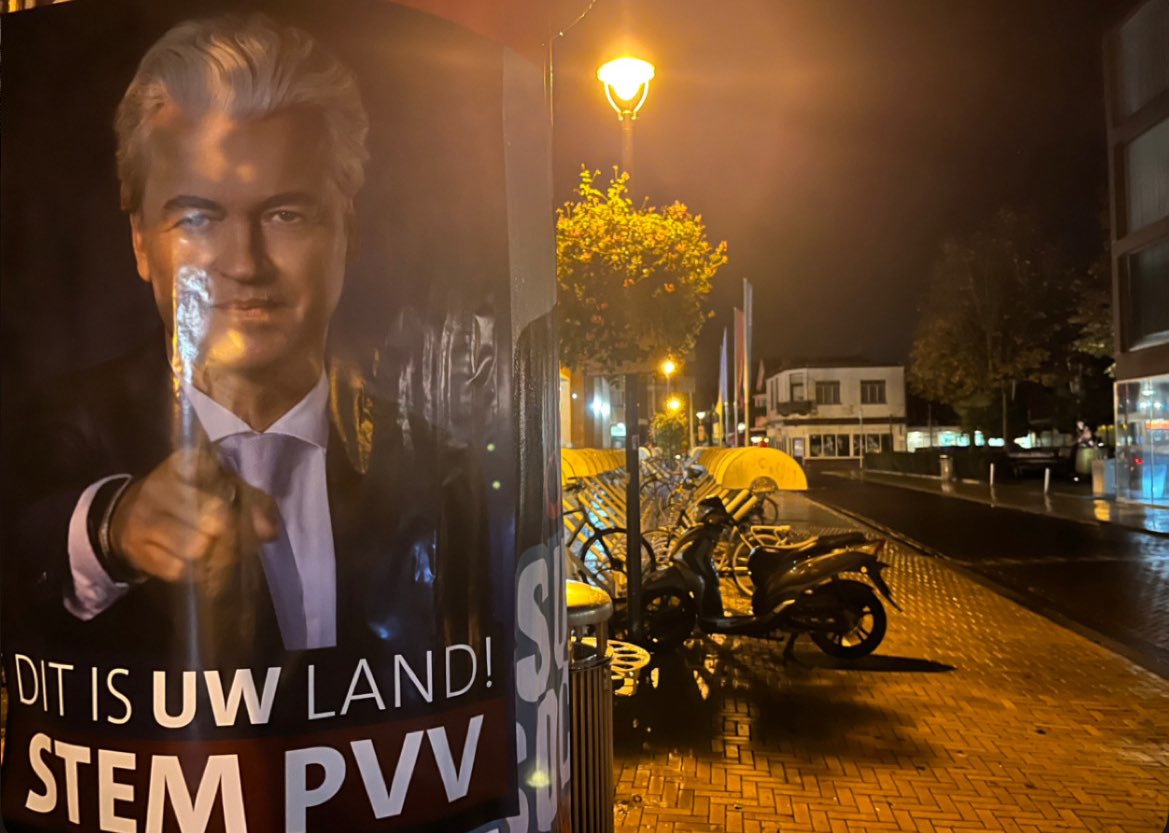 U heeft nog één uur de tijd om het verschil te maken en te kiezen VOOR Nederland! Laat uw stem alstublieft niet verloren gaan! Stem Lijst 1, Partij voor de Vrijheid. #verkiezingen2025 #verkiezingen #StemPVV #PVV #DitIsUwLand #PVVopEen