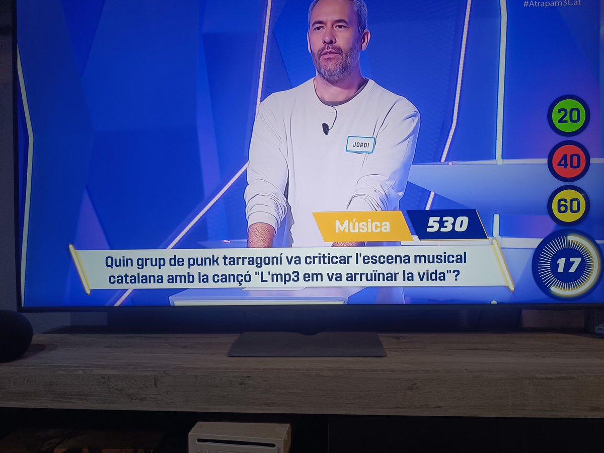 Avui a la tele3, a veure si ho sabeu ??  🤣🤣<a href="/UncluGarrot/">Jordi Unclu Garrot</a> <a href="/nonestop/">Esther Celma</a> <a href="/tereortega/">tere ortega sarlé</a> <a href="/NaniTeruel/">Nani Teruel ☭</a>