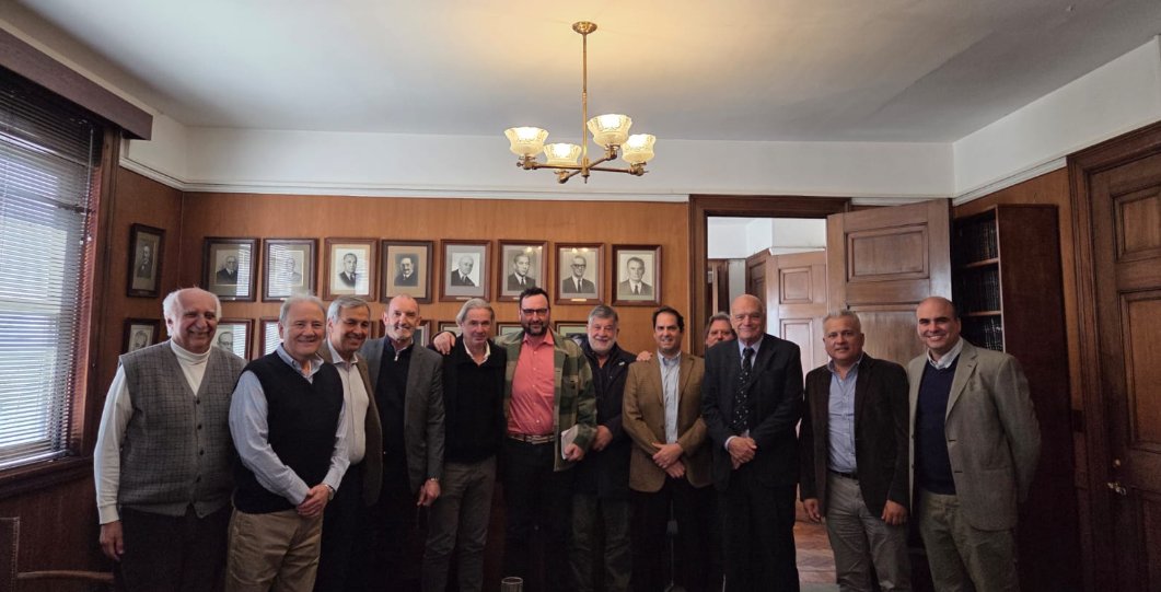 Reunión del Centro Azucarero Argentino, la Cámara de Bioetanol de Maíz, Maizar, productores de bioetanol y Maizar. Total respaldo al proy. de ley  de la Liga de Provincias Bioenergéticas. <a href="/MartinLlaryora/">Martín Llaryora</a> <a href="/ministroflopez/">Fabián López</a> <a href="/SergioMansur3/">Sergio Mansur</a> <a href="/CarolinaMoises/">Carolina Moises</a> <a href="/alevigo/">Alejandra Vigo</a> <a href="/maizararg/">MAIZAR</a>
