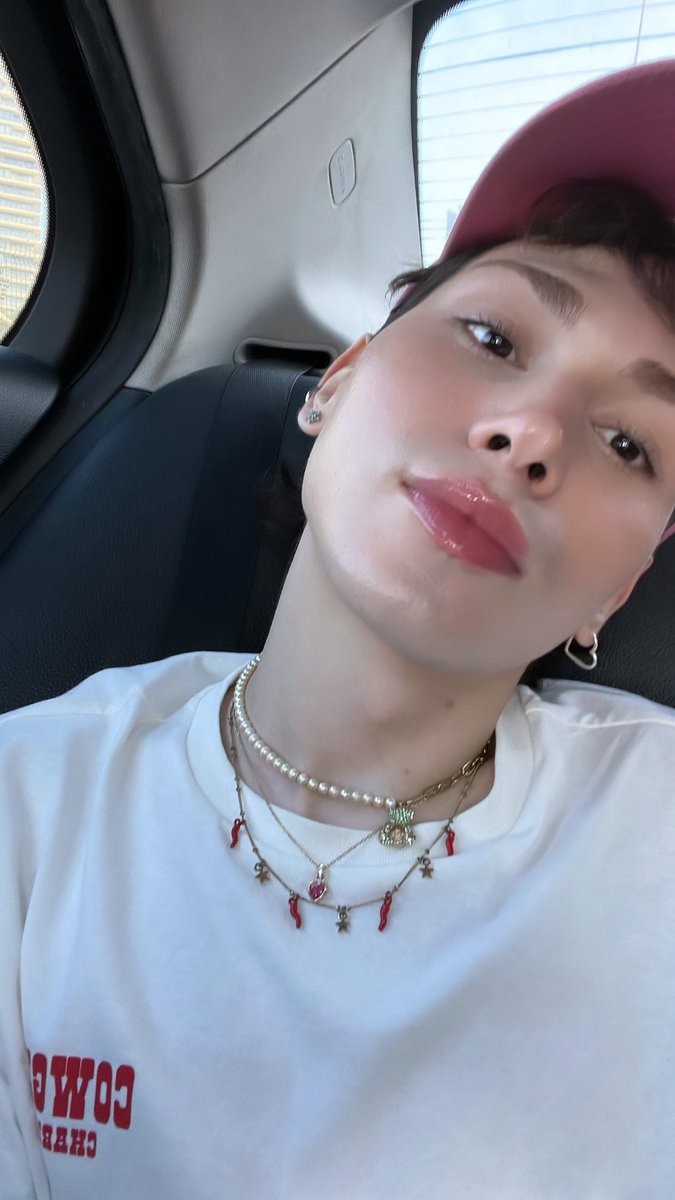 poinehast's tweet photo. twink bomb https://t.co/t4kfAZieUn