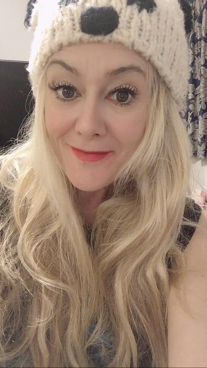 Just a quick thank you to all those who follow me and show their support.  

I hit a high point today with my book sales and am over the moon. 

"Writers are desperate people and when they stop being desperate they stop being writers."
-Charles Bukowski

mjtennant.weebly.com