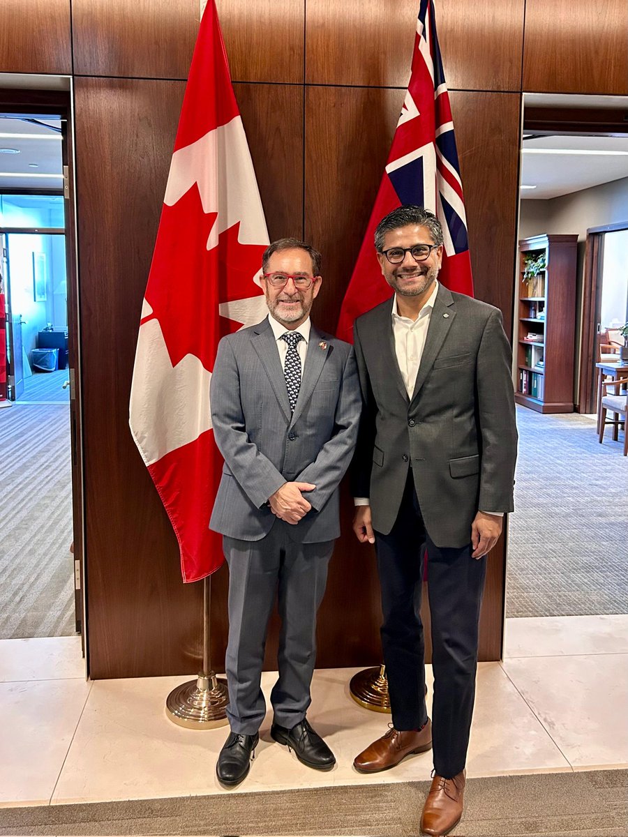 Muy buens reunión con el diputado Yasir Naqvi, Secretario Parlamentario de Comercio Internacional y Desarrollo Internacional de Canadá.
Conversamos sobre las inversiones canadienses en Chile, innovación, nuevas tecnologías y nuestra agenda de Estado de largo plazo.