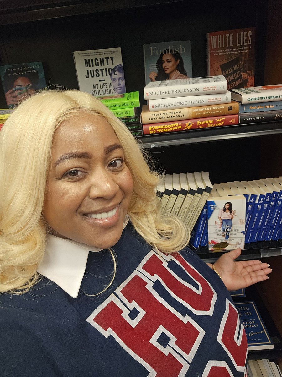 When your college reunion/homecoming turns into an opportunity to see your books on your alma mater's shelves...

That's right. The Howard University bookstore has signed copies of The Shoe Diaries, book 1 in my romance series of 6, in store! Get them while you can 😊