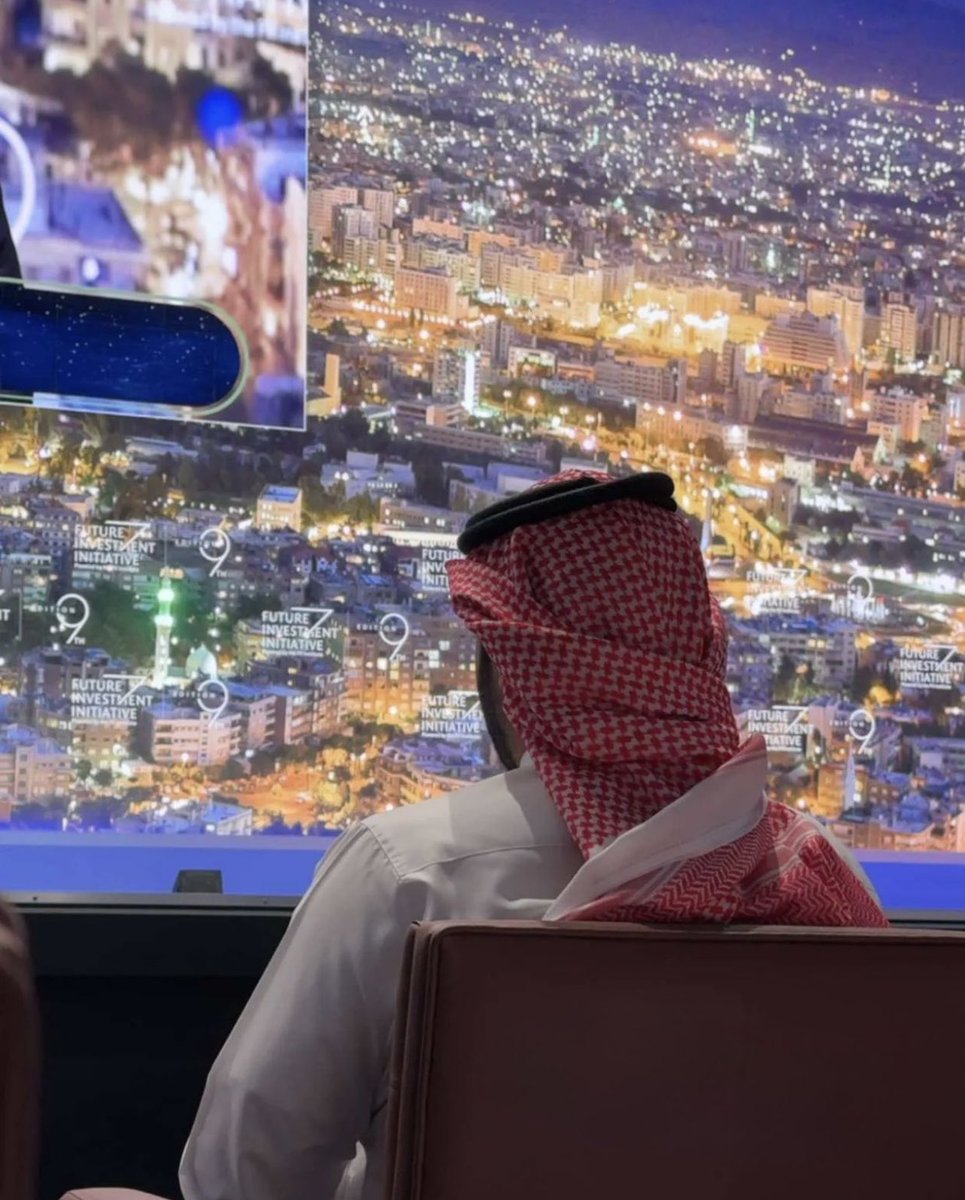 يشوفونك العالم محمد ولد سلمان، 
وحنا يا عزوة شعبك نشوفك العالم. 🤍🇸🇦

-ناصر القحطاني- 

 #مبادرة_مستقبل_الاستثمار