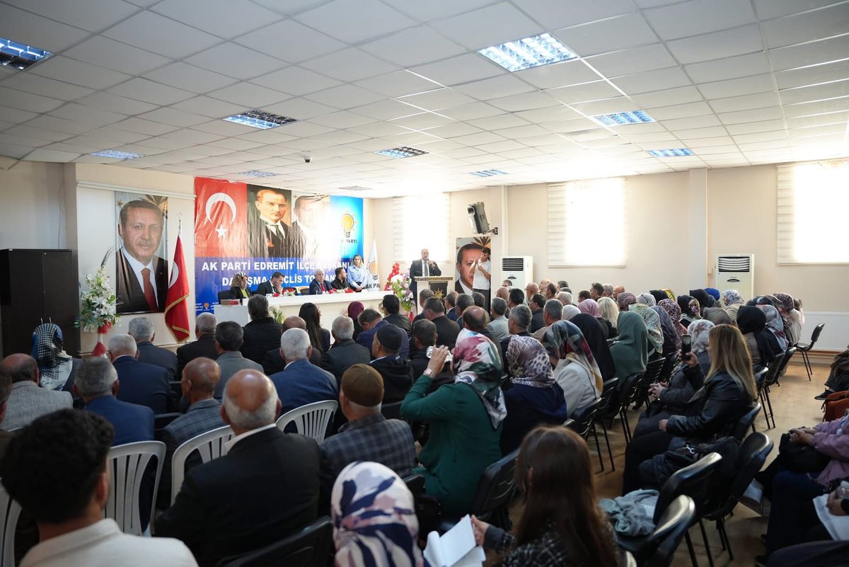 📍AK Parti Edremit İlçe Başkanlığı 

İl başkanımız sayın  <a href="/ArvasAbdulahat/">Abdulahat Arvas</a> riyasetinde  İlçe başkanımız sayın <a href="/OndilKenan/">KENAN ÖNDİL</a> ve üç kademe yönetim kurulu üyelerimizin  organizasyonunda 
İlçe Danışma Meclisi Toplantımızı gerçekleştirdik.

Programa davet eden kıymetli İlçe başkanımız