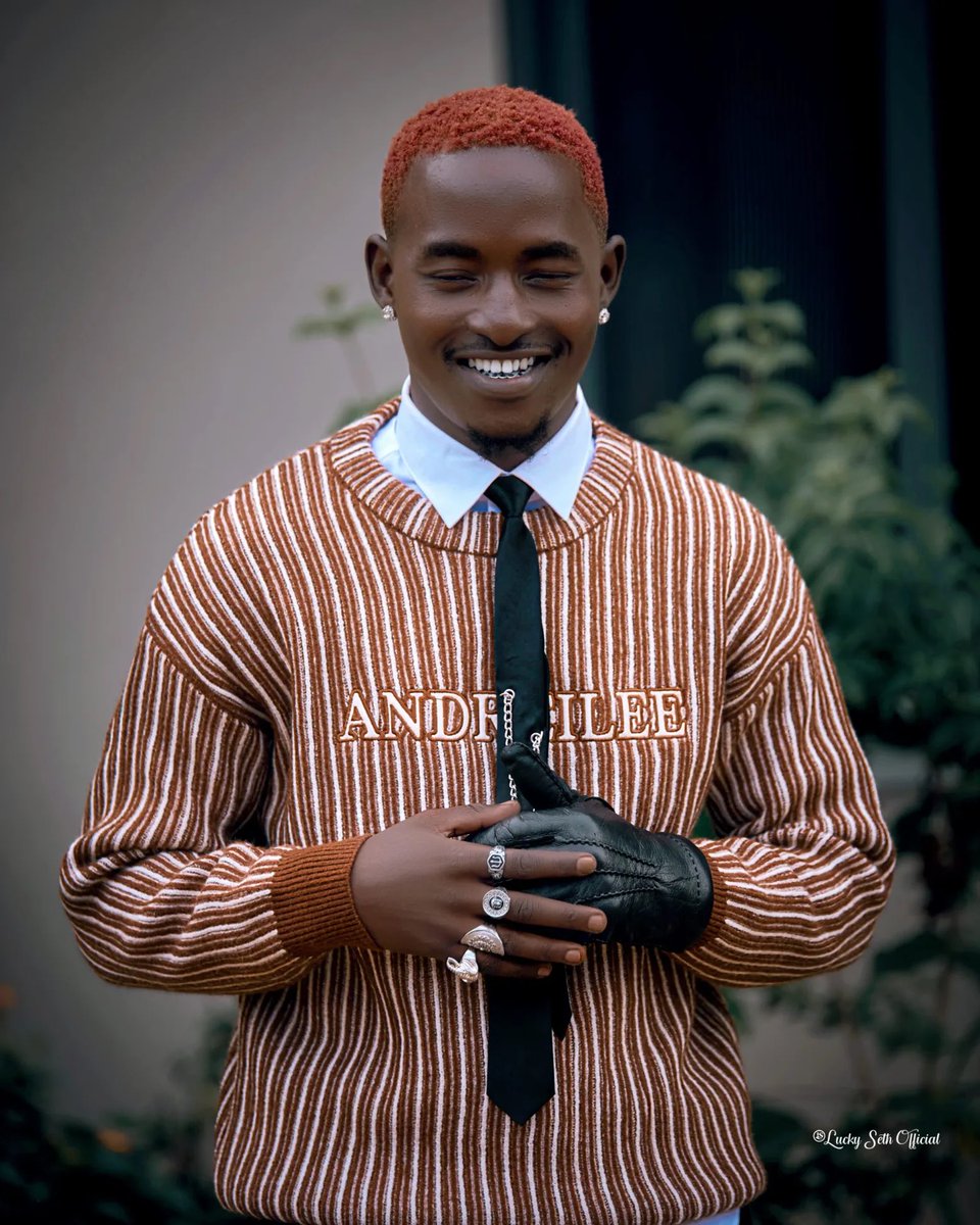 simple_shamim's tweet image. I think we are not appreciating this guy enough for sure . No Ugandan musician matches his talent now be it Vocally , lyrically or melodically .