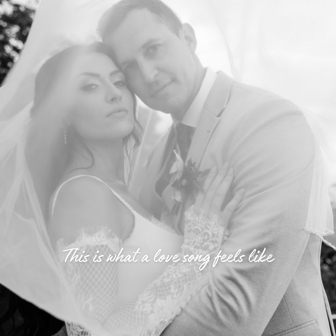 runawayjune's tweet image. What an amazing love story!!!!

Congratulations Stevie on your happily ever after 💍