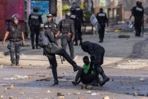 firstladyship's tweet image. Dear Nigerians, PAY ATTENTION!

Our neighbors are fighting the battle of their entire lives, &amp;amp; it could be us. Cameroon is a reminder of our EndSARS Struggle, &amp;amp; they need our collective voices, they need our support!

Many have paid the ultimate price, as Paul Biya’s forces have…