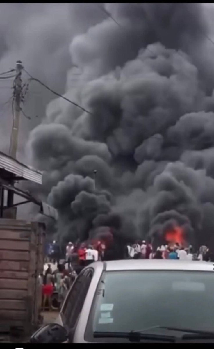 firstladyship's tweet image. Dear Nigerians, PAY ATTENTION!

Our neighbors are fighting the battle of their entire lives, &amp;amp; it could be us. Cameroon is a reminder of our EndSARS Struggle, &amp;amp; they need our collective voices, they need our support!

Many have paid the ultimate price, as Paul Biya’s forces have…