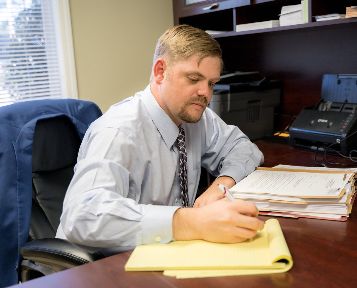 Talking about a prenup doesn’t mean you expect the worst. It means you’re planning smart. 💍 Start with honesty, love &amp; transparency. The Harris Firm helps Alabama couples through this sensitive process. Call (205)201-1789 today.
#Prenup #MarriagePlanning #harrisfirm