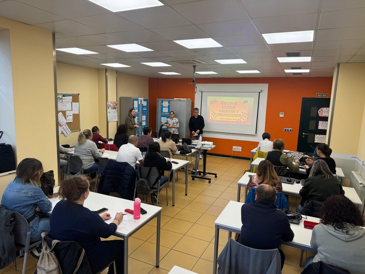 <a href="/CCOOAvila/">CCOOÁvila</a> forma a sus Delegadas y Delegados en materia de #Conciliación y #Corresponsabilidad.
Los permisos y licencias en materia de #ConciliaciónFamiliar y laboral son derechos adquiridos, frente al discurso de la patronal  sobre absentismo laboral, que pretende limitarlos.