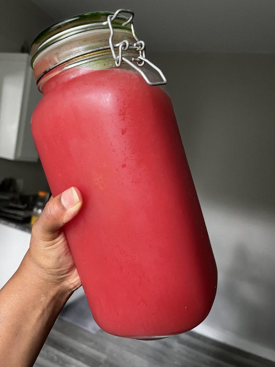 sexytempuraa's tweet image. ❤️ watermelon, pineapple, guava, lime, ginger #plantbasedvibes