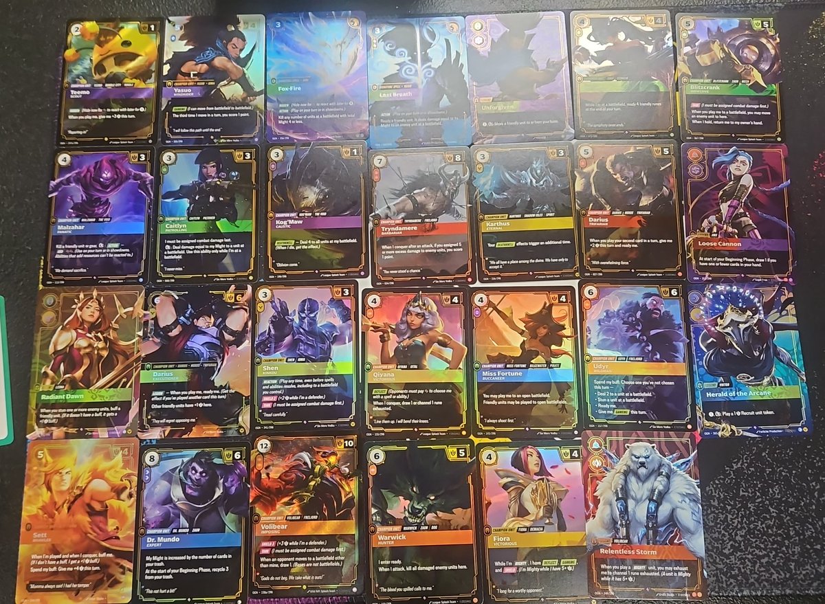 Draw4Card's tweet image. Casi sacamos cada champion del set en esta Booster Box de #riftbound Gracias a @bluedittocnc por invitarnos ❤️ y @playriftbound por hacer este TCG tan cool