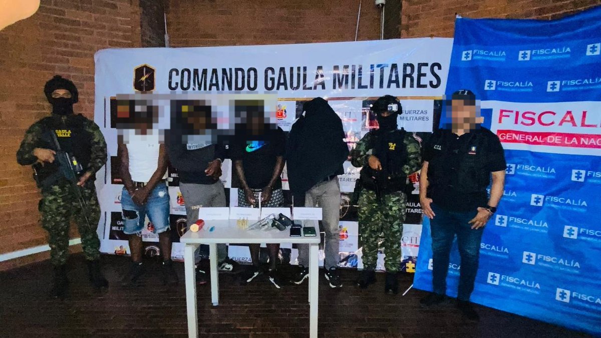 Golpe a las redes de apoyo del GAO-r Jaime Martínez: capturado cabecilla vinculado a ataques terroristas en Cali y Jamundí.

prontonoticias.com/actualidad/gol…. <a href="/COL_EJERCITO/">Ejército Nacional de Colombia</a>