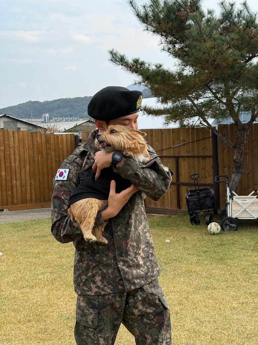 학교에서 츄러스 나눠줬는데 세븐틴 스트리트할 때 사먹엇던 그곳임..