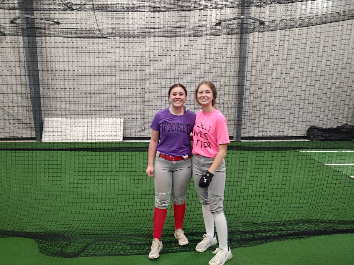 LC Softball tweet media