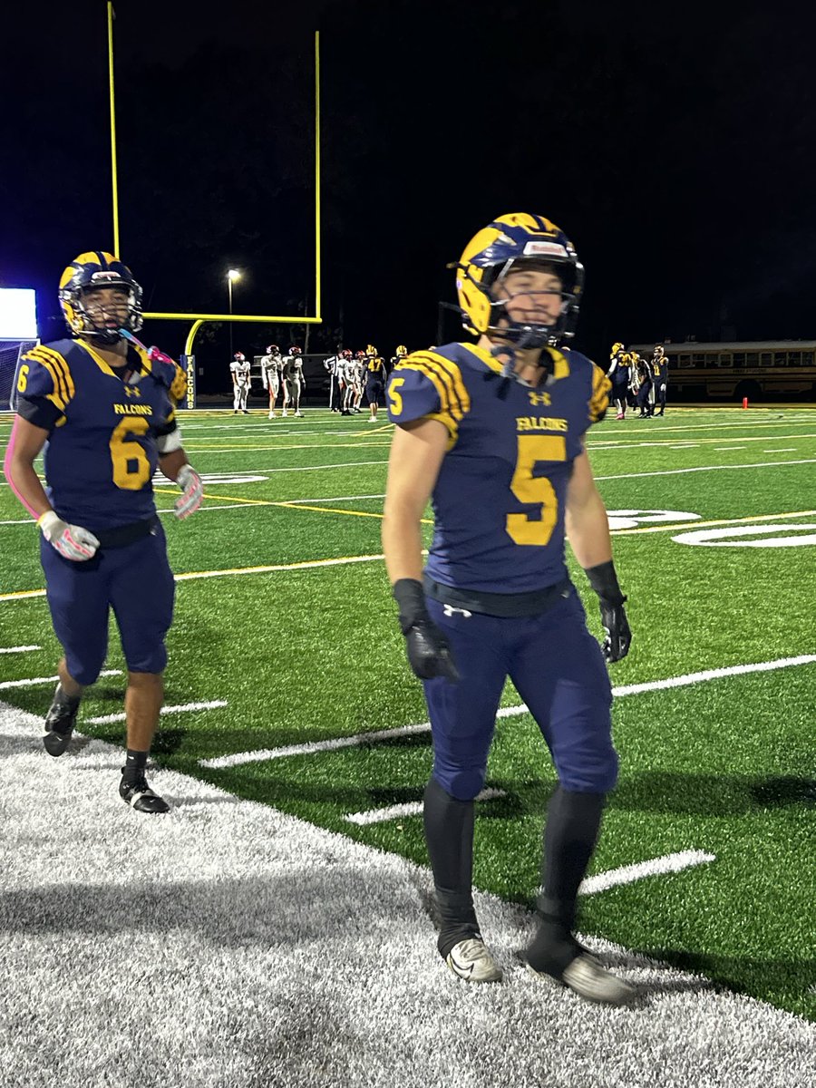 <a href="/SaddleBrookAD/">Saddle Brook HS Athletics</a> 40 unanswered points!

40-7 over <a href="/GoTigersTHS/">TENAFLY ATHLETICS</a> 
3 mins left 3Q

Falcons QB Nick Vitiello #3 finds RB Dylan Cerciello #5 for TD catch &amp; run

Running clock ⏰ now
Plus 33 points