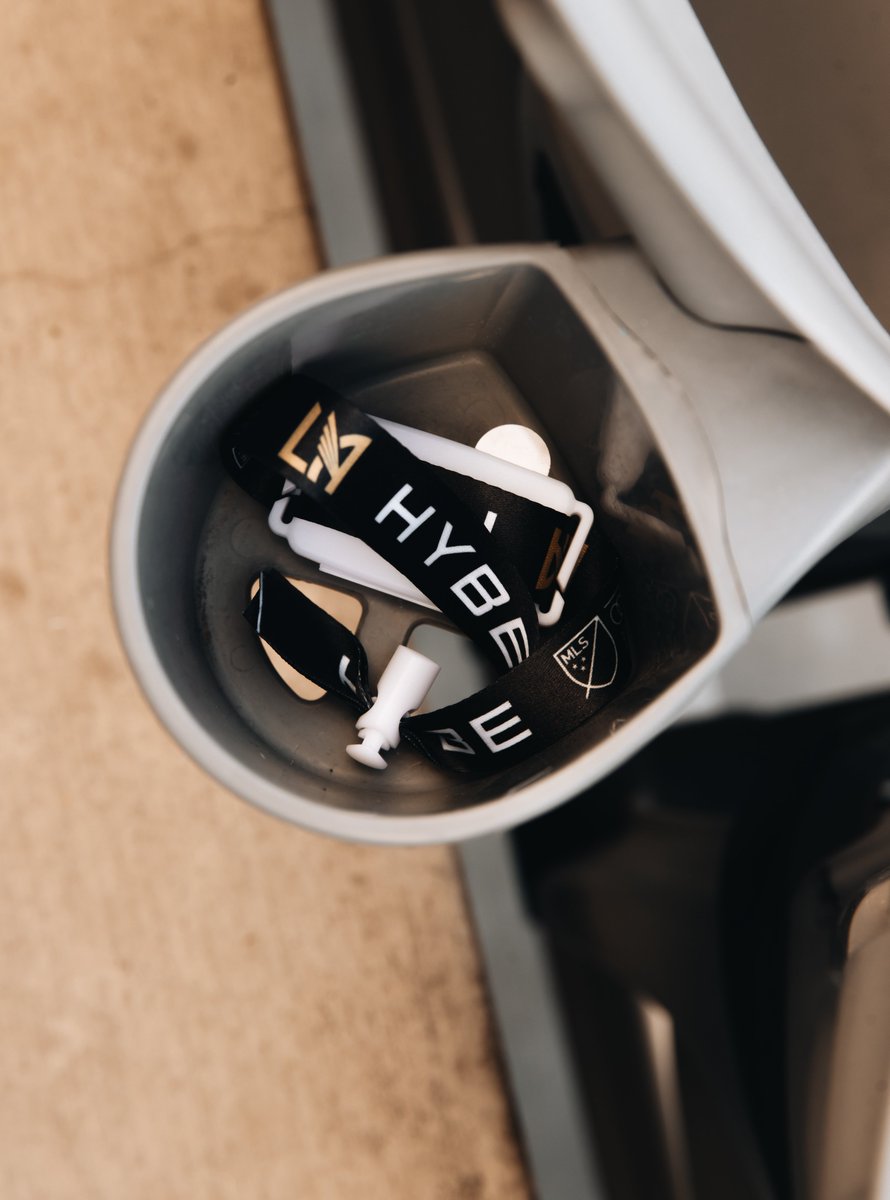 LED wristbands on every seat. Stay for the post-match fireworks 🎆

#LAFC | HYBE