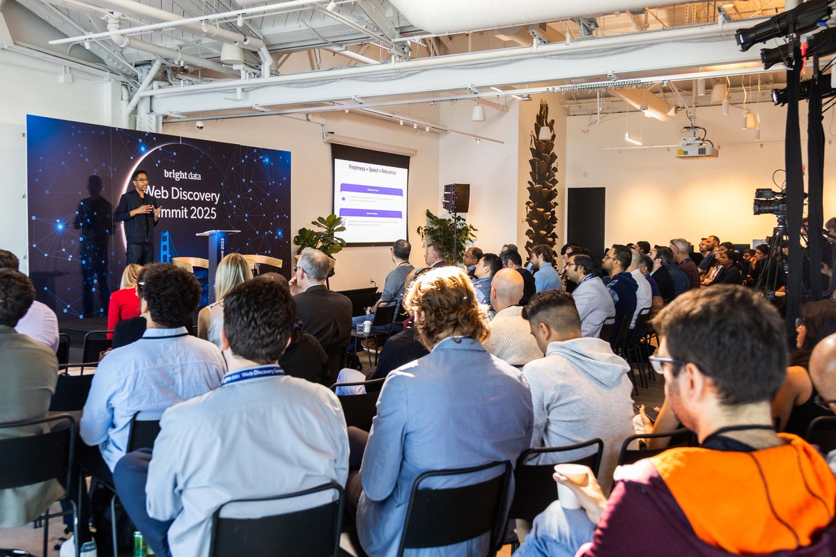 digitalocean's tweet image. At the Web Discovery Summit, @paddix unpacked the shrinking half-life of web data &amp;amp; how to solve it. 🛜

The future? Moving from general search to millions of specialized, always-fresh engines powered by Bright Data APIs &amp;amp; autonomous AI.