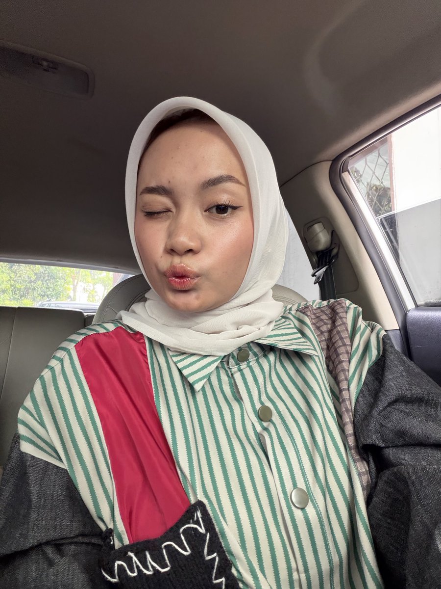 lagikzl's tweet photo. 😋💖💖💖💖 https://t.co/zcOM6VhYSM