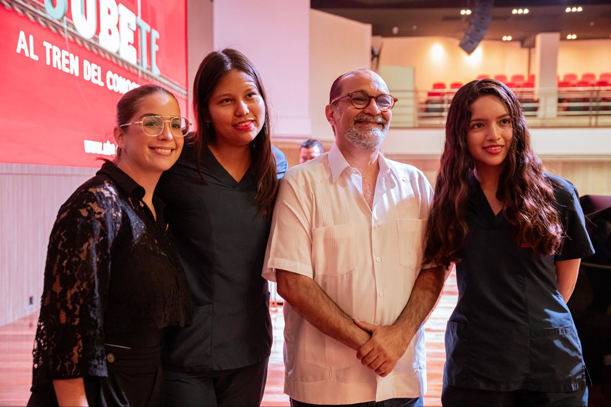 Ministerio de Gobierno Ecuador tweet media