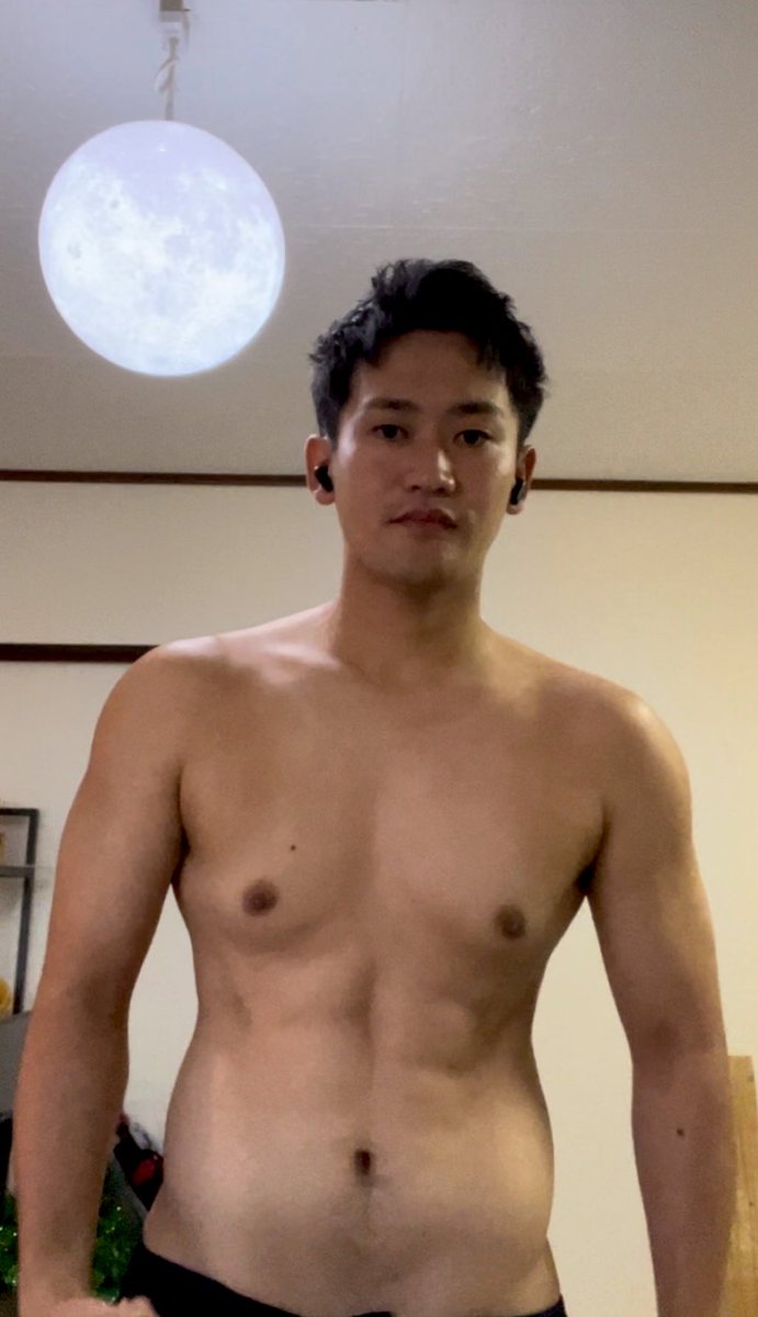 ナオニー tweet media