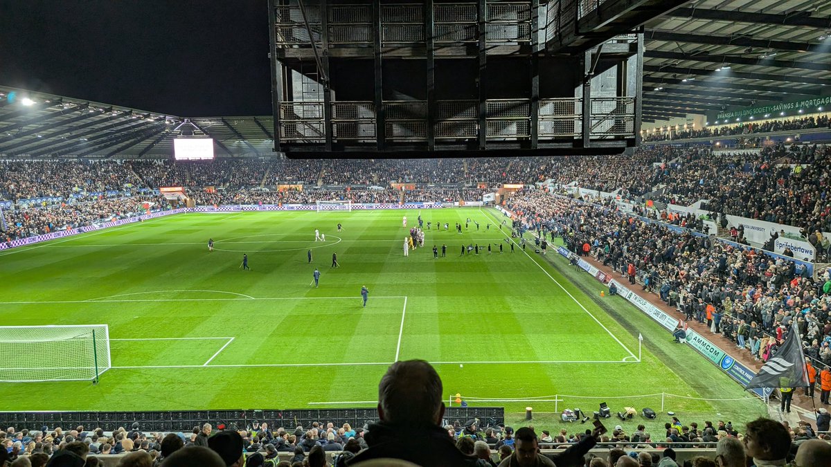 WC2512's tweet image. It was the 4th round of last year&apos;s Carabao Cup at Tottenham my last away match..

Better result tonight than a year ago! #SWAMCI #CarabaoCup