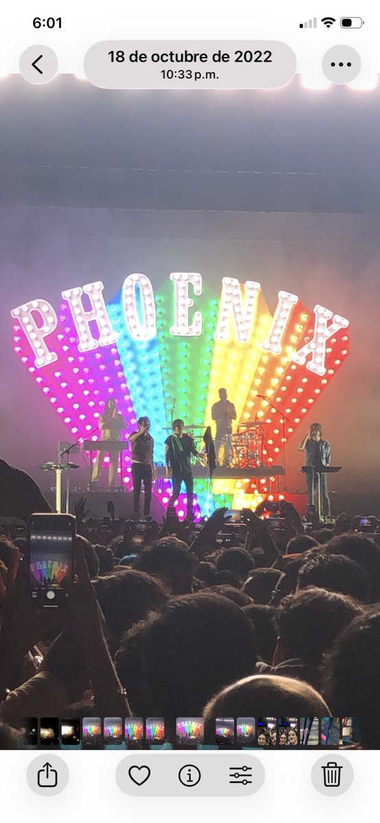 Celiuxa's tweet photo. @Corona_MX @wearephoenix es mi happy place. Todavía no tiro la playera de su primer concierto en Mexico 😭💞 #Corona100Años son los recuerdos que puedo seguir acumulando https://t.co/Rjy7ipEylO