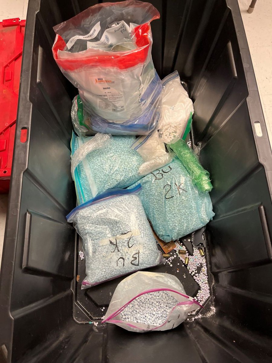 Ten members of drug and gun trafficking groups arrested on indictments and criminal complaints- Sammamish defendant connected to stash location containing 25 kilos of fentanyl powder, 90,000+ fentanyl pills and 24 firearms
justice.gov/usao-wdwa/pr/t…