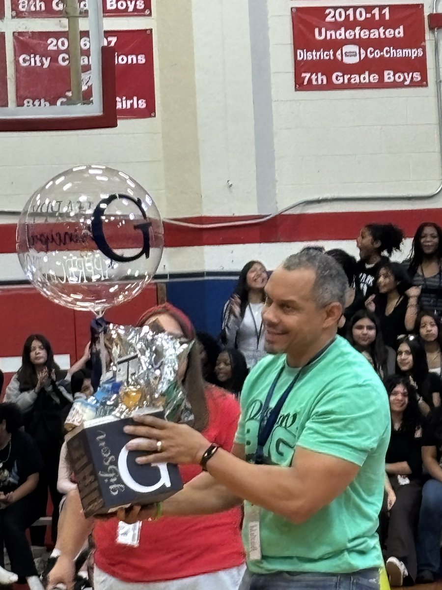 ChrisGibsonEdS's tweet photo. Being a Principal is both an honor and a privilege. Serving the students, faculty, and families of Liberty JH has been an amazing experience. Thank you to my wonderful staff for the gifts! You all know me so well! @RichardsonISD @AmieeHimler https://t.co/CG8tmuFrz9