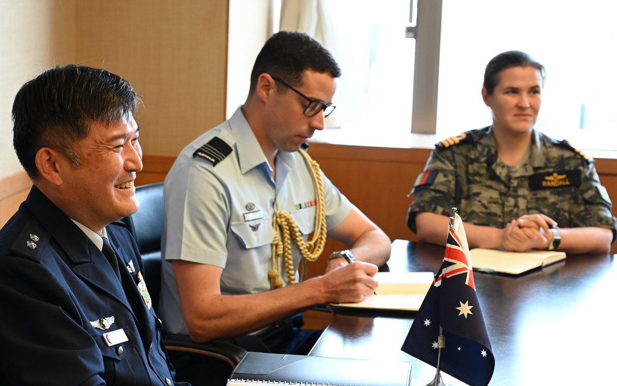 JapanJointStaff's tweet image. Oct 29, Maj Gen SHIRAI, Director General, Defense Plans and Policy Department, #JJS had a VTC with CDRE David LANDON, Director General Campaigning and International Engagement, HQJOC, Australian Defence Force. 🇯🇵🤝🏻🇦🇺
For more detail, please check the below
mod.go.jp/js/about/topic…