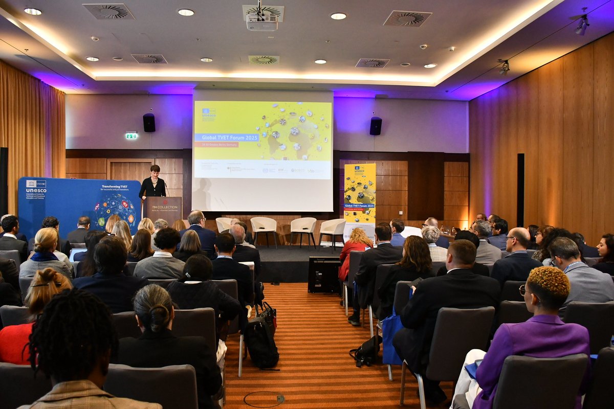 📍 Berlín | Hoy participé en el segundo día del Global TVET Forum 2025, organizado por <a href="/UNESCO/">UNESCO 🏛️ #Education #Sciences #Culture 🇺🇳</a> - <a href="/UNEVOC/">UNESCO-UNEVOC #education #skills #training</a>, un espacio que reúne a líderes, expertos y responsables de políticas educativas de todo el mundo para reflexionar sobre el futuro de la educación y formación técnica y