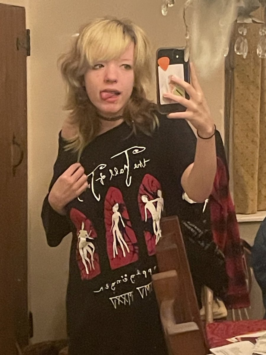 aconsciencelost's tweet image. natural hair reveal #chopped #unc #imnotunc