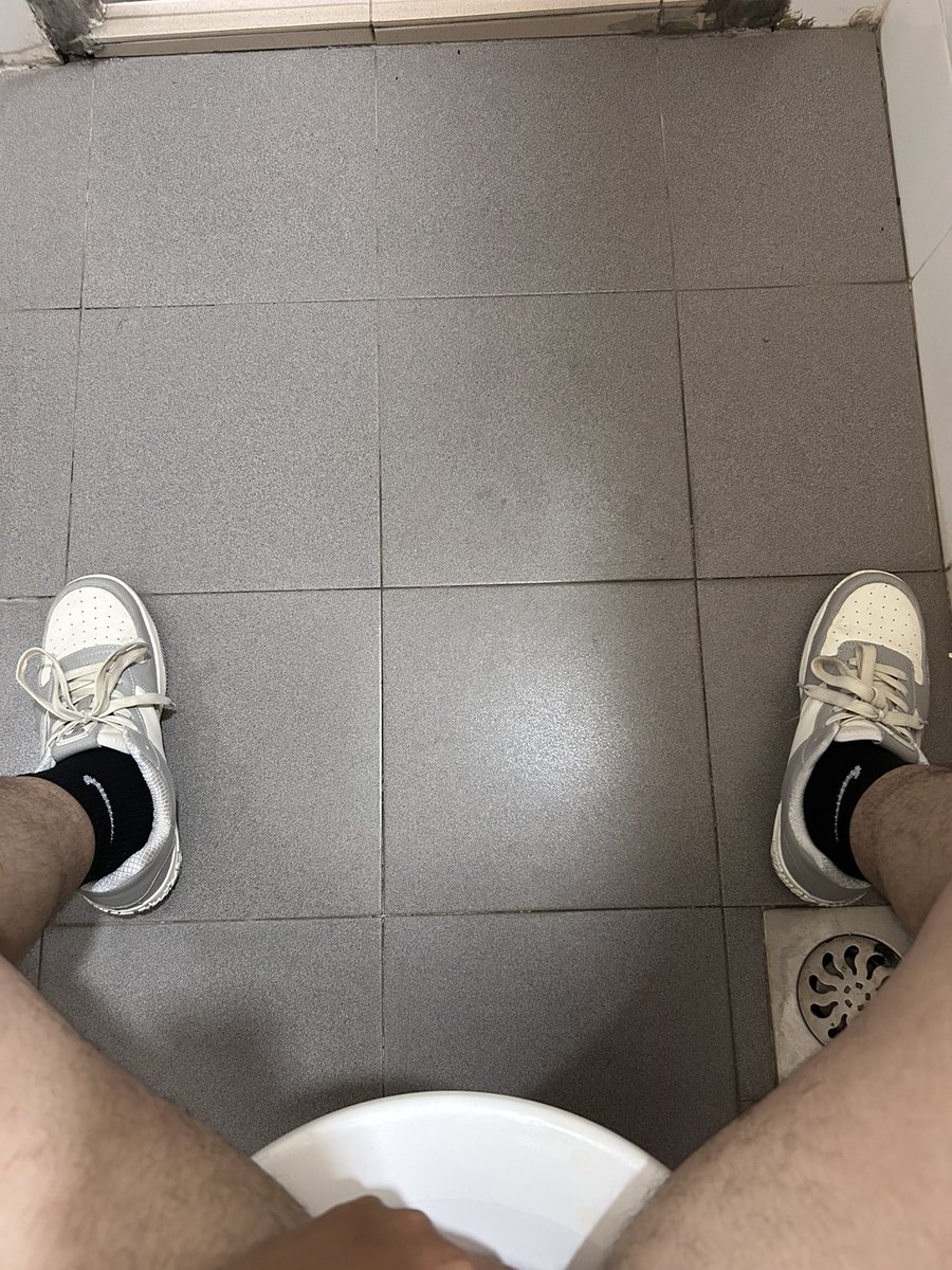 raiithm's tweet photo. pagi pagi dah tandas https://t.co/OKCnDdW89I