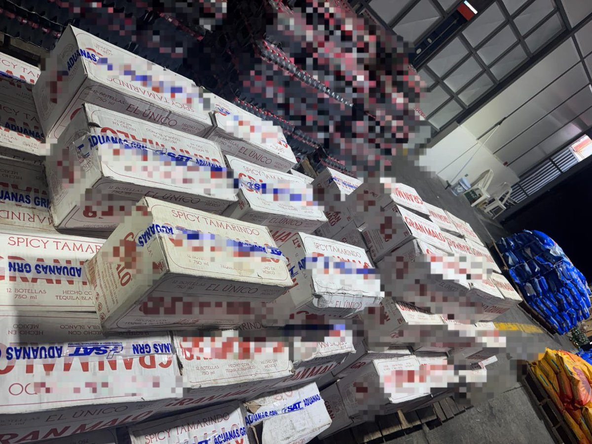 SATGT's tweet image. ✋ #COINCON | Como parte de las acciones de facilitación del comercio seguro, la #SAT en coordinación interinstitucional con @mingobguate y @Ejercito_GT detectaron un furgón 🚛 en el Puesto de Control Interinstitucional #PCI de Entre Ríos, Puerto Barrios, #Izabal, el cual…