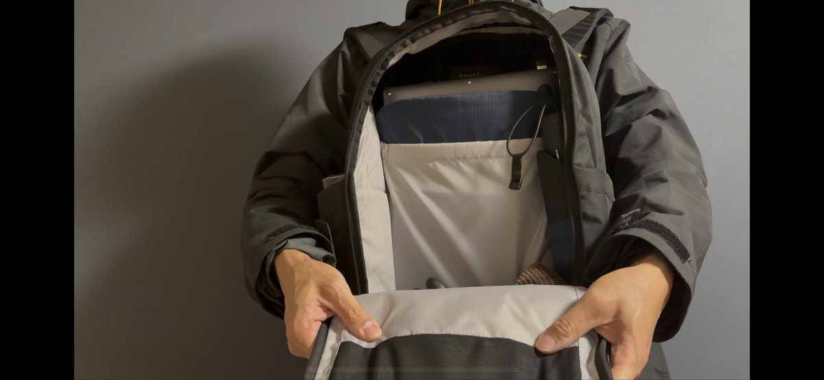 Haiao_ito's tweet image. 一日中背負っていても疲れないリュックを探していた方へ。tomtoc T77は高反発クッションと通気メッシュで蒸れにくく、チェストストラップで荷重を分散。肩や背中の負担を軽減する快適さが魅力です😊
#ビジネスリュック #通勤 #tomtoc
購入は👉amzn.to/4odd2ce