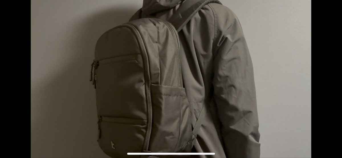 Haiao_ito's tweet image. 一日中背負っていても疲れないリュックを探していた方へ。tomtoc T77は高反発クッションと通気メッシュで蒸れにくく、チェストストラップで荷重を分散。肩や背中の負担を軽減する快適さが魅力です😊
#ビジネスリュック #通勤 #tomtoc
購入は👉amzn.to/4odd2ce