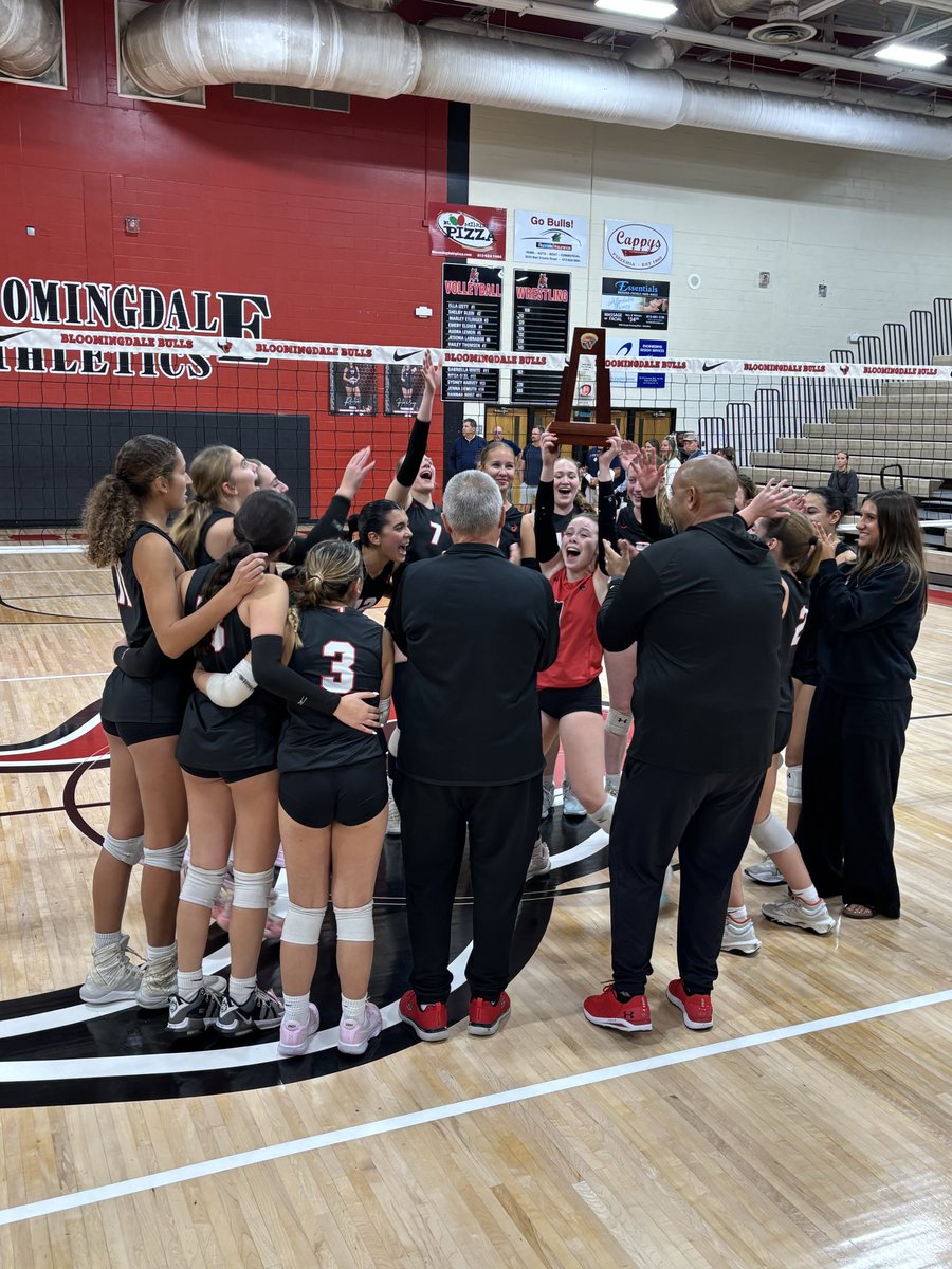 Lady Bulls are REGIONAL CHAMPIONS! They will advance to the Final Four next week!! Congratulations, Bulls! 🤘<a href="/BloomingdaleSHS/">Bloomingdale SHS</a>