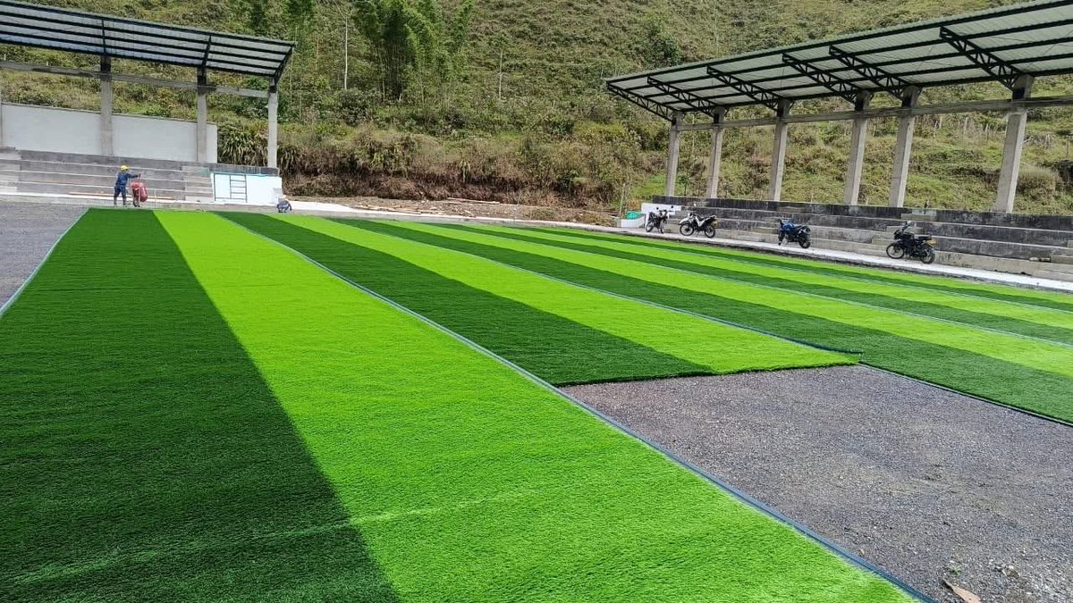 Así avanzamos con la construcción de la cancha sintética del Corregimiento de Florencia, un proyecto que sufrió las más duras irregularidades en materia de contratación y obra. 

Lo estamos sacamos adelante, buscando recursos en diferentes entidades y recuperando lo perdido. 🇨🇴